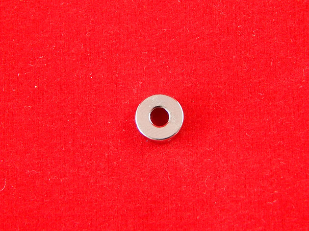 Неодимовый магнит N35 (D 8мм х 3 мм, Отверстие: 3 мм), фото 2