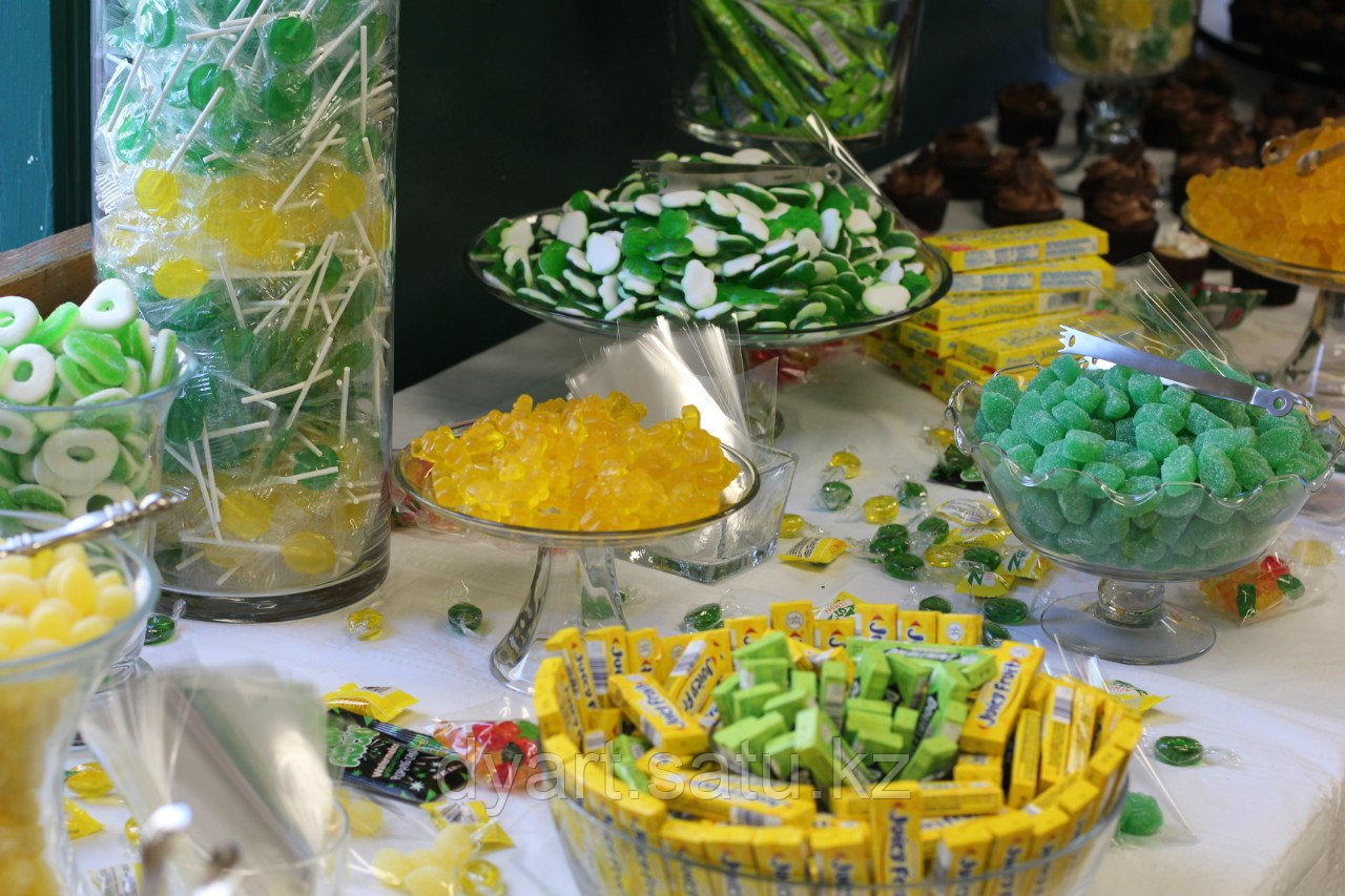 Емкости, вазы, посуда для candy bar в аренду