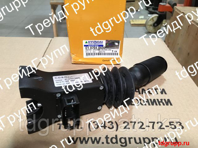 01.0704.0600 Подрулевой переключатель (правый) Hyundai R170W-7A