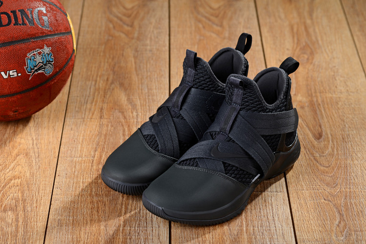Баскетбольные кроссовки Nike Lebron 12 Soldier - фото 1 - id-p55393238