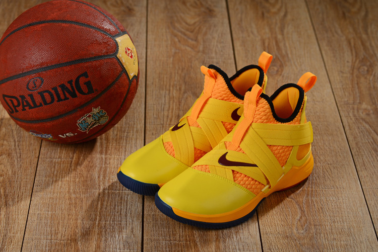 Баскетбольные кроссовки Nike Lebron 12 Soldier - фото 1 - id-p55396710