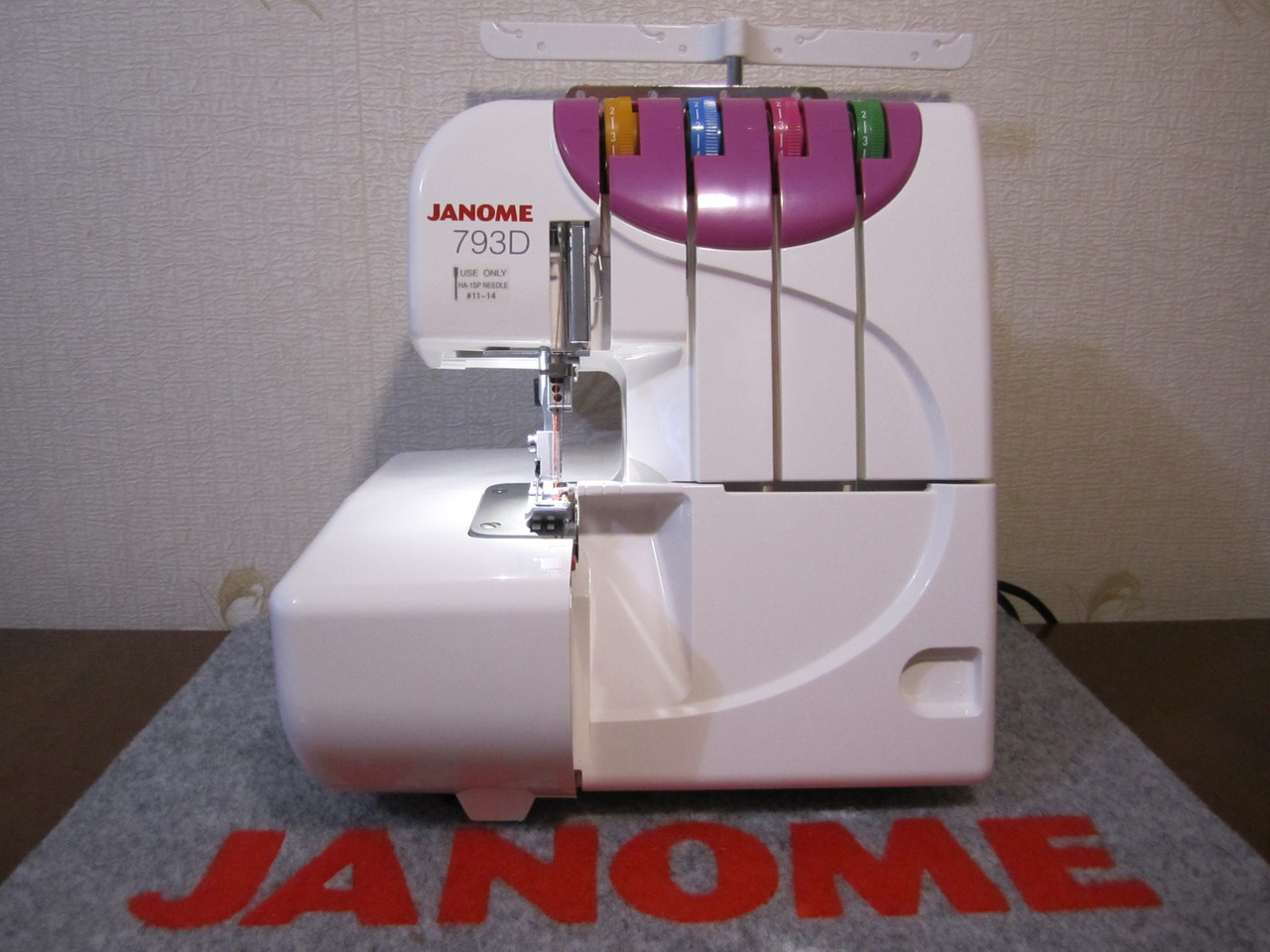 Оверлок Janome 793 D