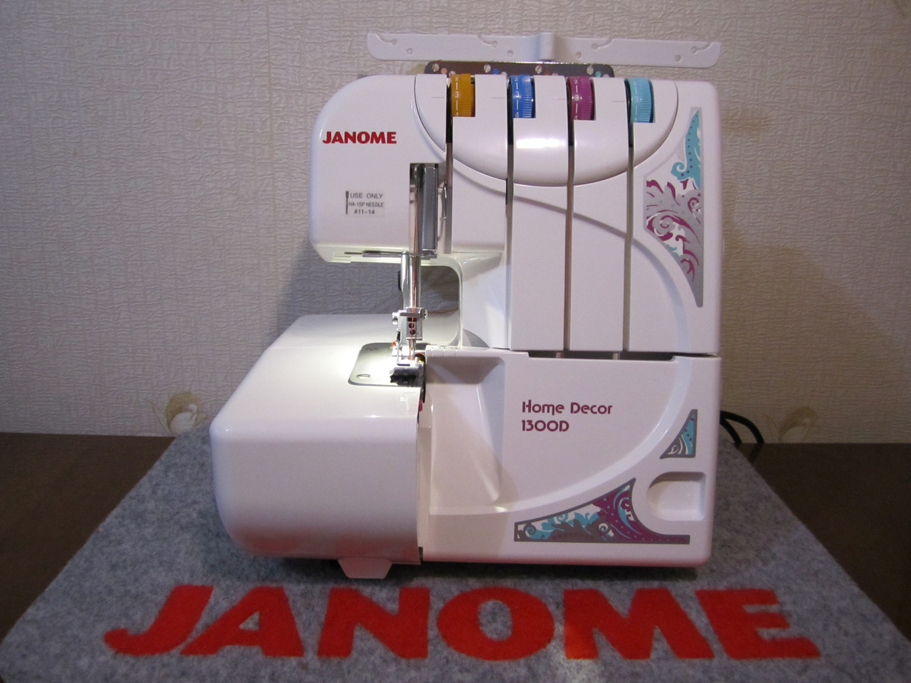 Janome Home Decor 1300 D ( показываю и обучаю)