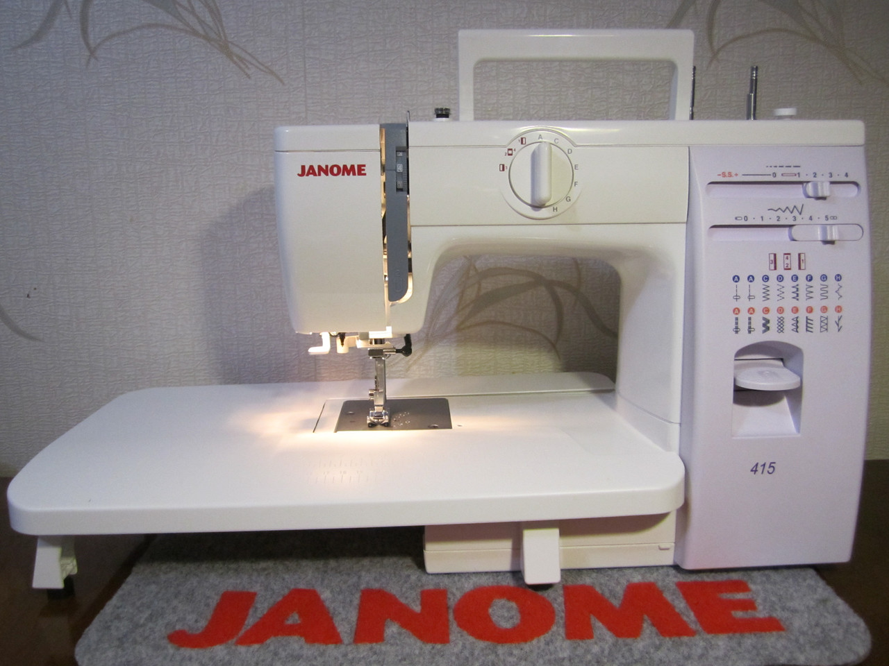Швейная машинка Janome 415 с расширительным столиком