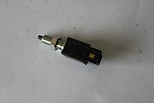 Датчик включения стопсигнала MITSUBISHI GALANT E52A, LANCER C62A, CB1A, MB435547