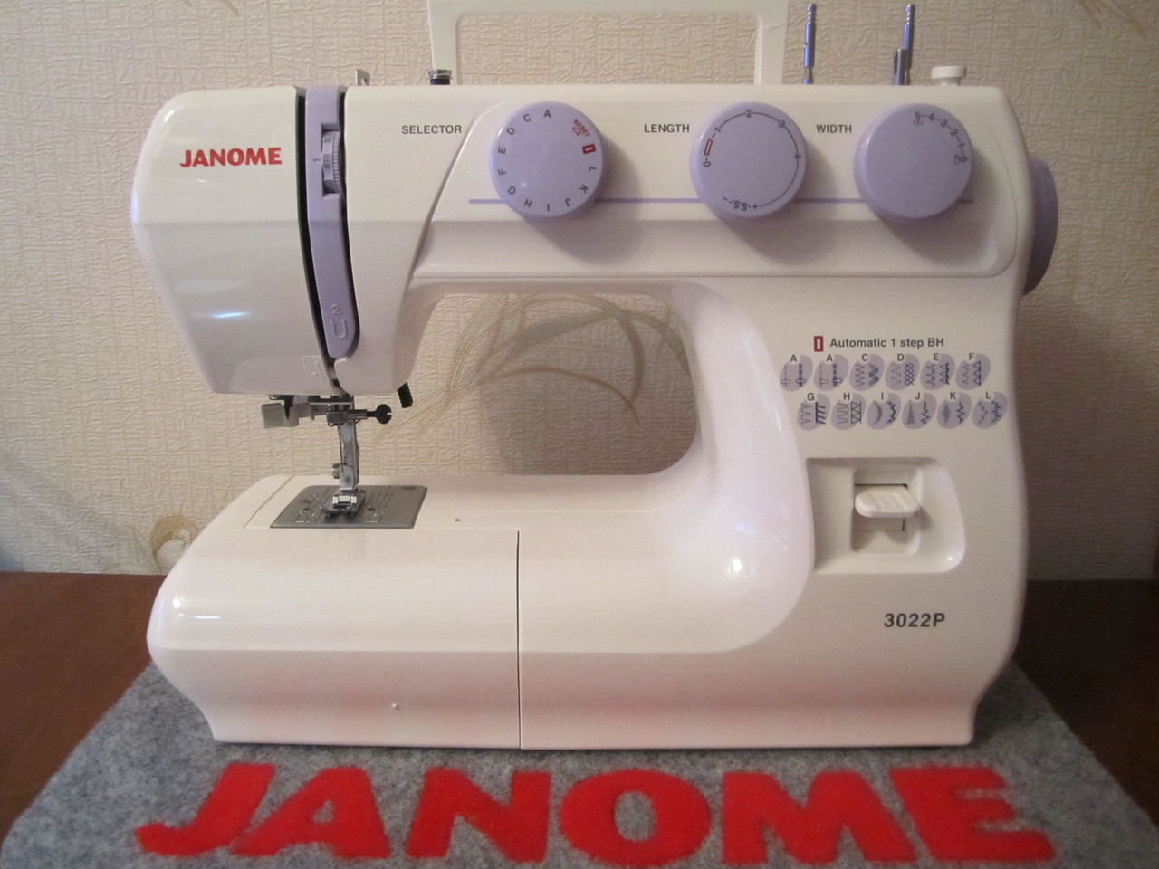 Швейная машинка Janome 3022 Р