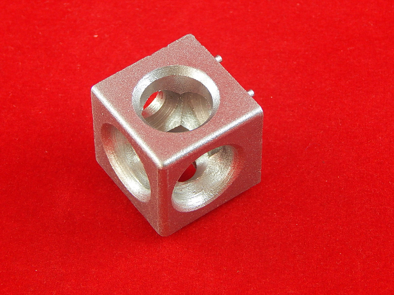 3-х сторонний кубический соединитель 30х30мм, паз 8 - фото 1 - id-p55904630