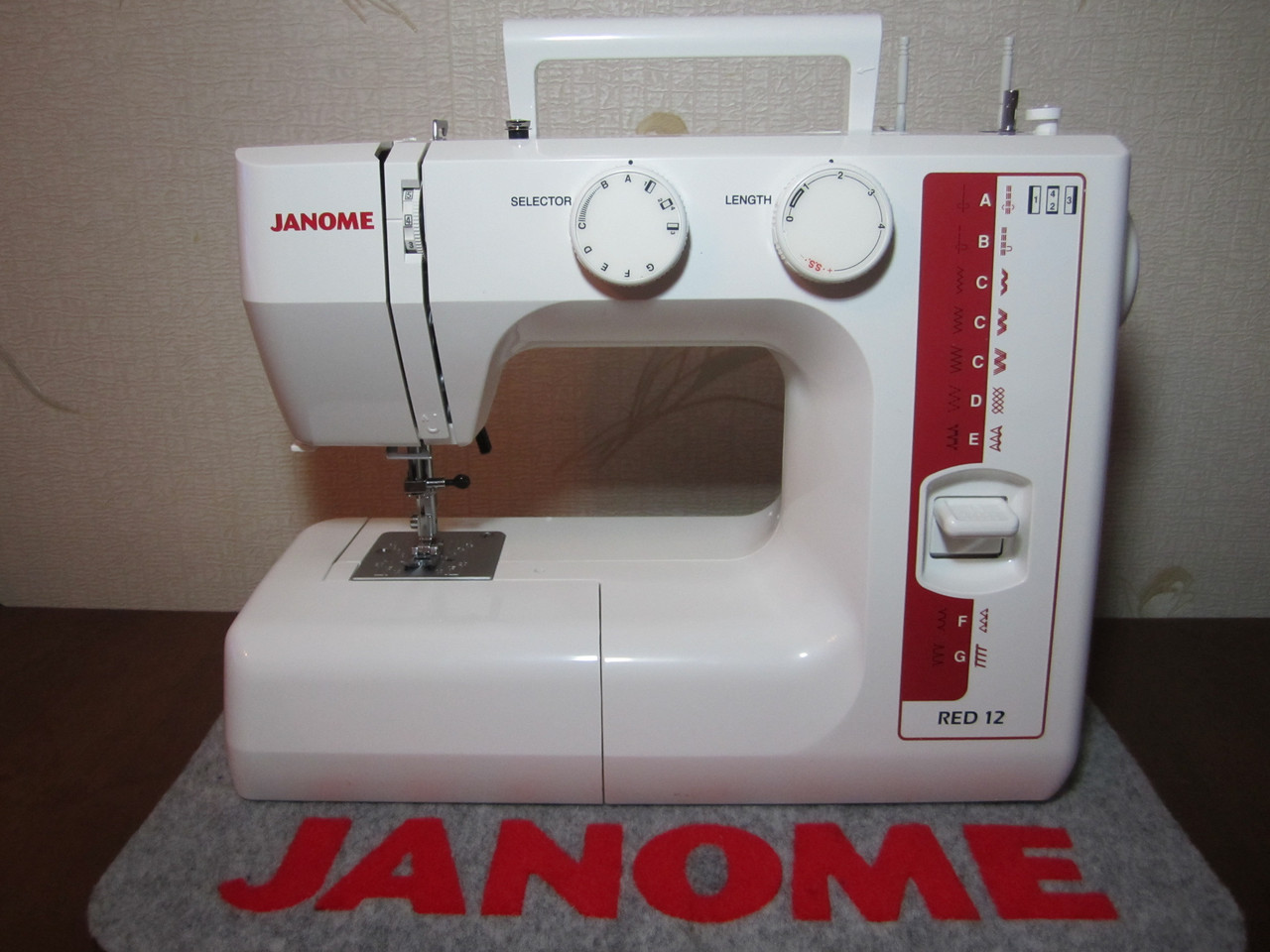 Швейная машинка Janome RED 12