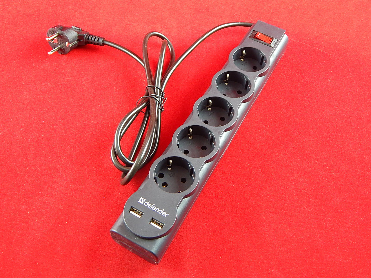 Сетевой фильтр Defender DFS 451 - 1,8 М, 5 розеток, черный, + 2 USB ПОРТА - фото 1 - id-p41836894