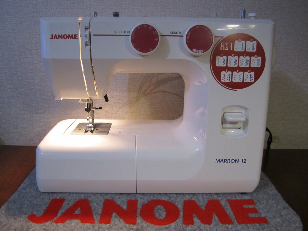 Швейная машинка Janome Marron 12