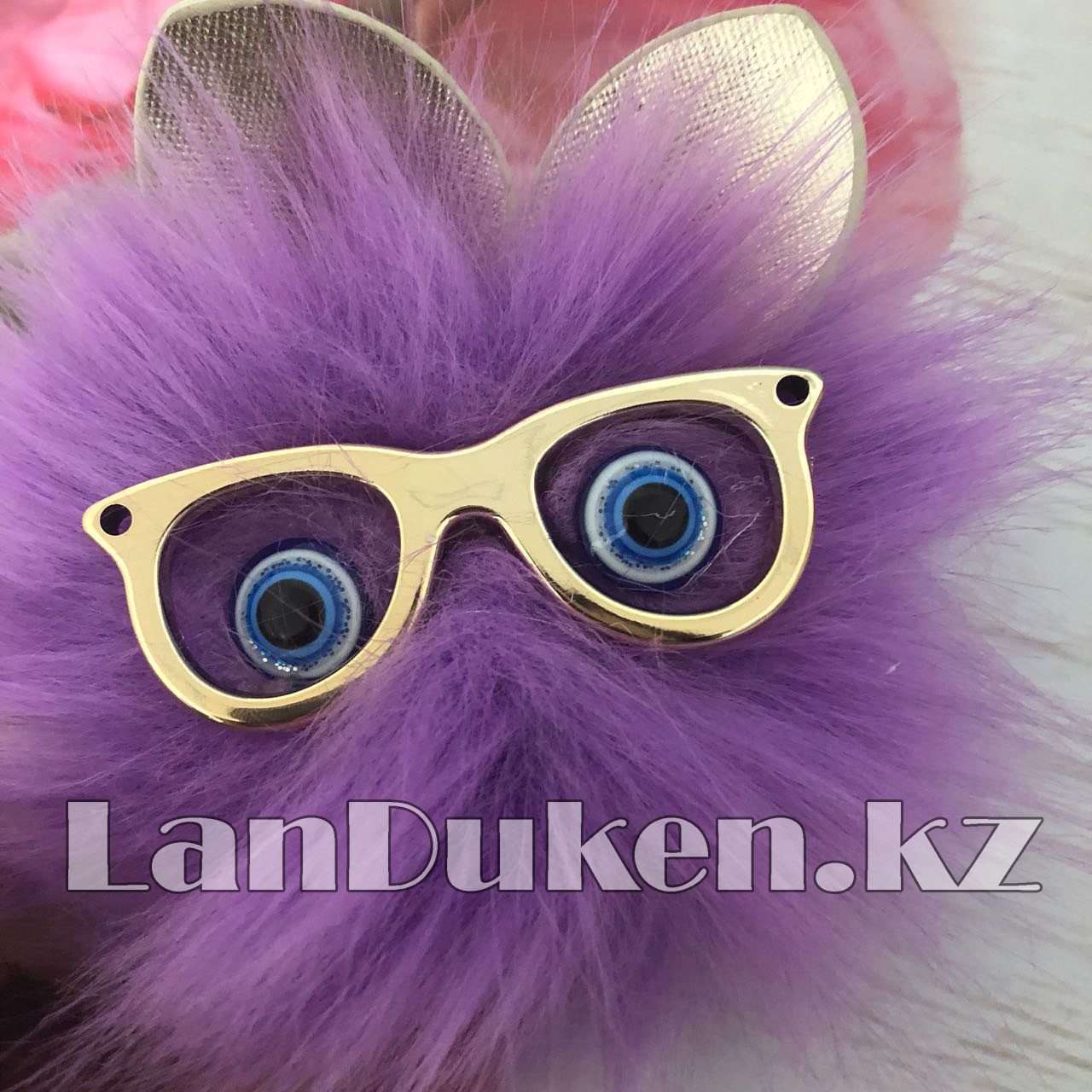 Помпон меховой "Пушистик" с ушками глазами и очками фиолетовый - фото 2 - id-p55936011