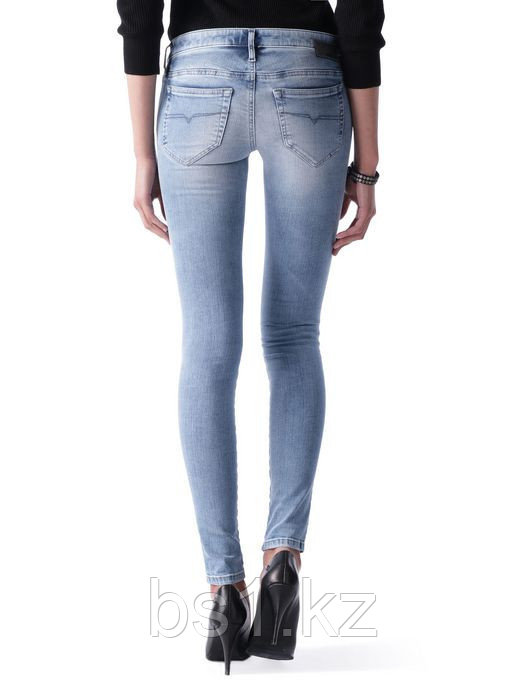 Джинсы Diesel SKINZEE-LOW 0843U СУПЕРСКИННИ ОСЕНЬ/ЗИМА - фото 4 - id-p56508040