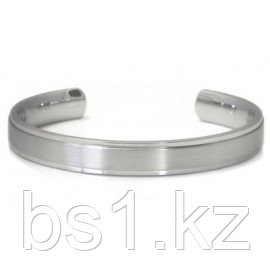 Titanium 10MM Cuff Bangle w/ Raised Center