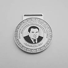 Медаль с портретом и покрытием эмаль