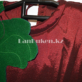 Көшеде жеңіл көйлек киген әдемі әйелдердің суреттері