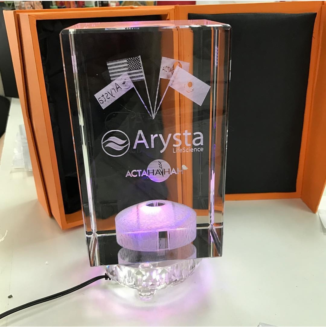 3D Crystal R180