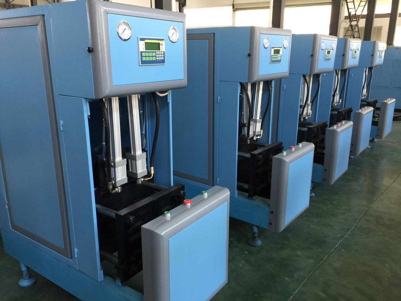 Линия выдува ПЭТ-тар 5 л, 800 бут/час