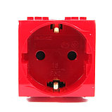 Электрическая розетка, с заземлением, со шторками, красная, 2 мод. DKC, фото 2