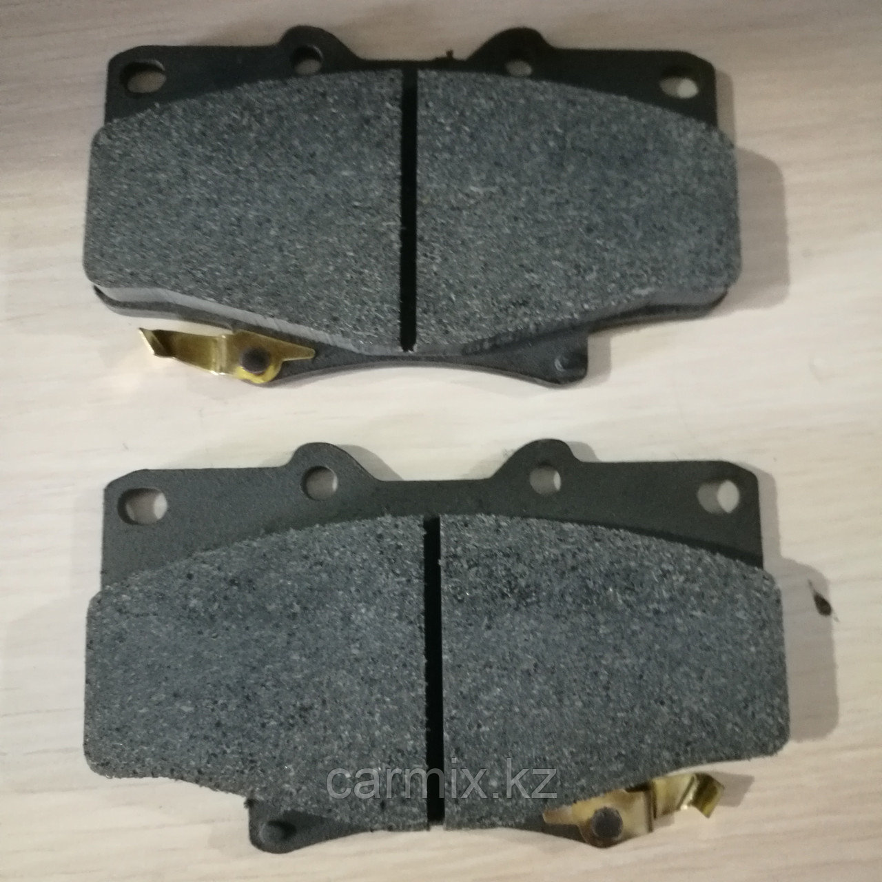 Тормозные колодки передние LAND CRUISER FZJ80, LX450