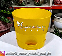 Пластиковое кашпо с прикорневым поливом "Ника". Цвет: Желтый. Объем: 1.6л