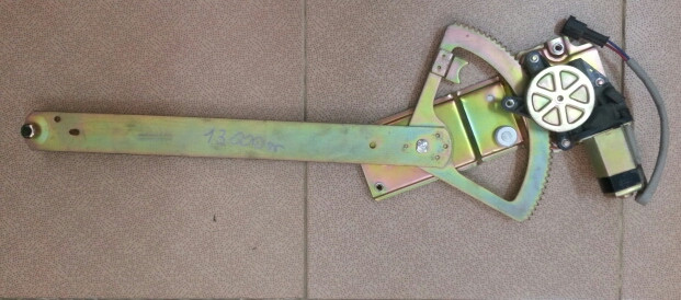 Стеклоподъемник правый электрический 81.62640.6050 F3000