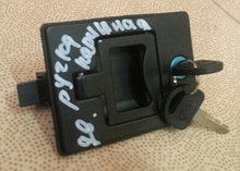 Замок (ручка) капота XCMG LW300/LW500 802101249