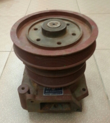 Насос водяной Shaanxi 612600060389