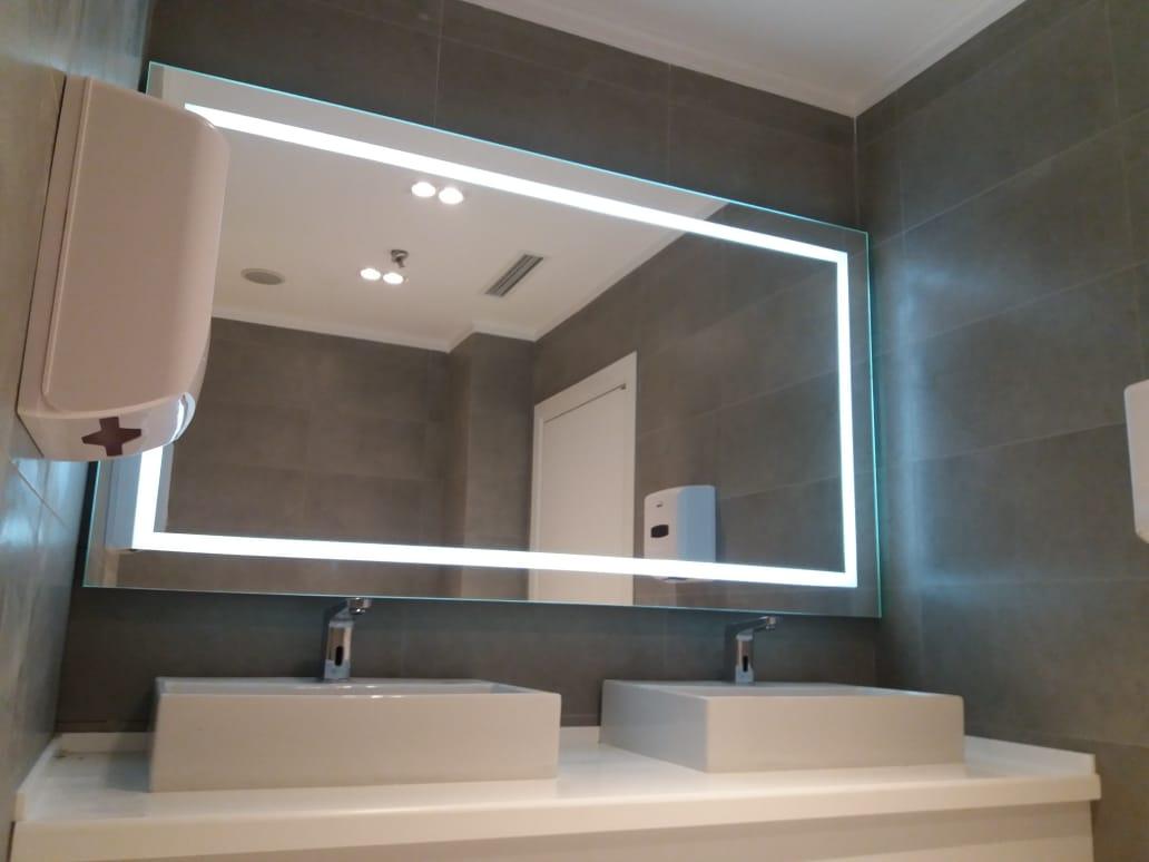 Зеркало с LED-подсветкой и пескоструйным рисунком, 1600(Ш)х700(В)