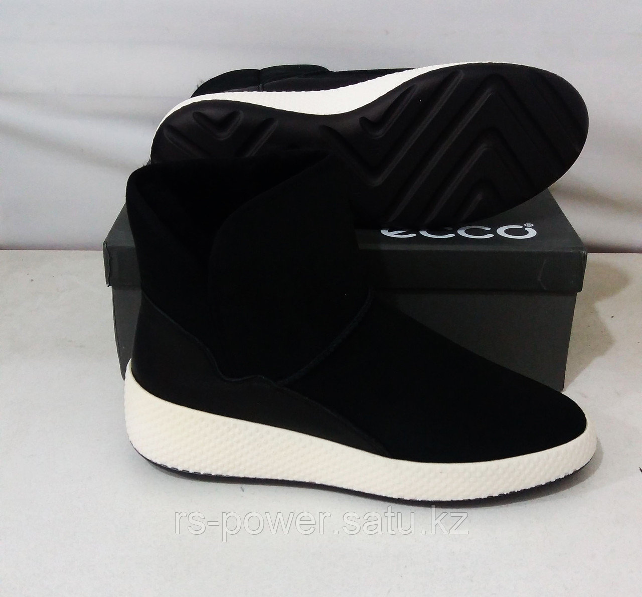 Зимние кроссовки Ecco