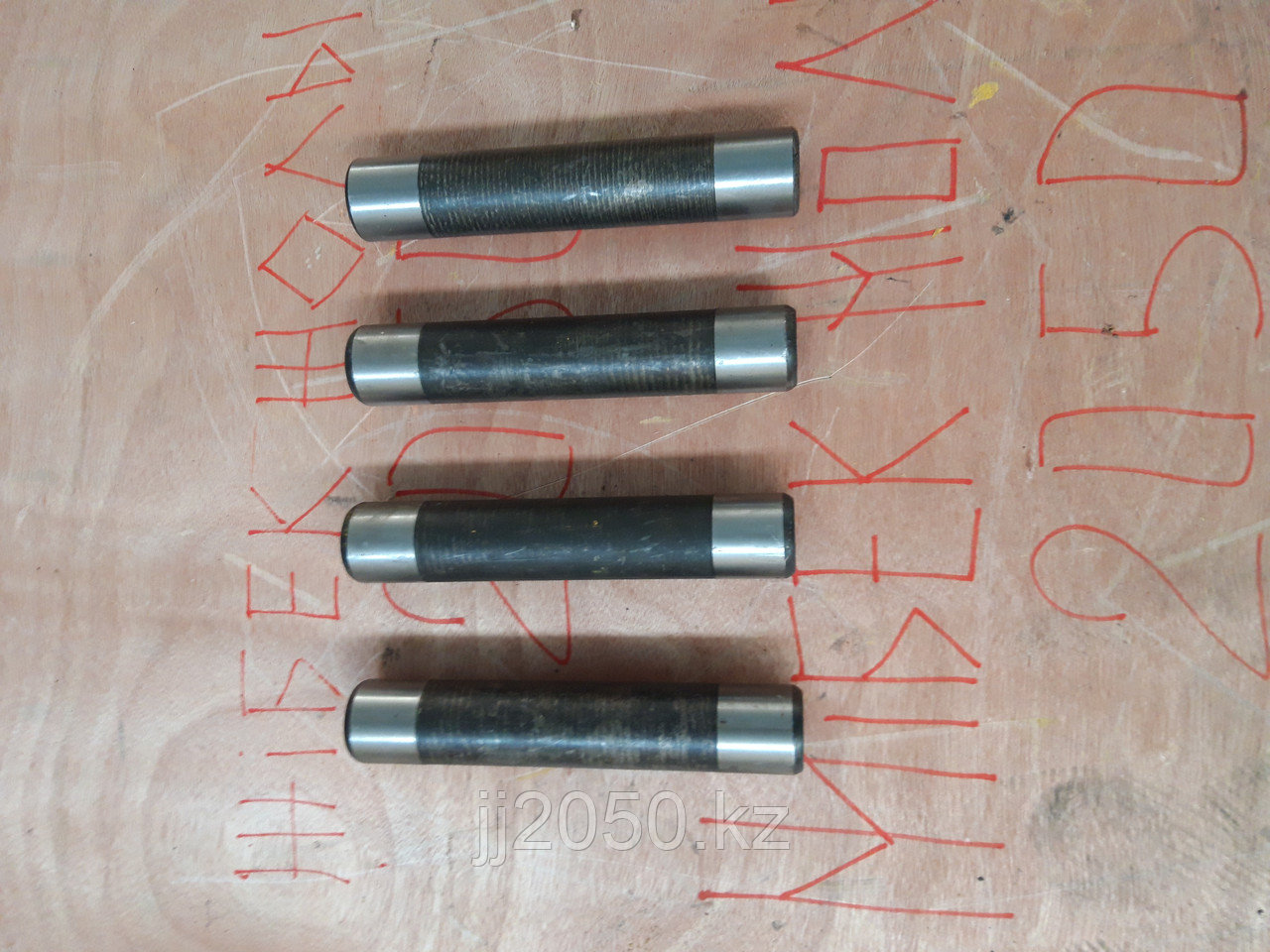 Палец звенья гусеницы 