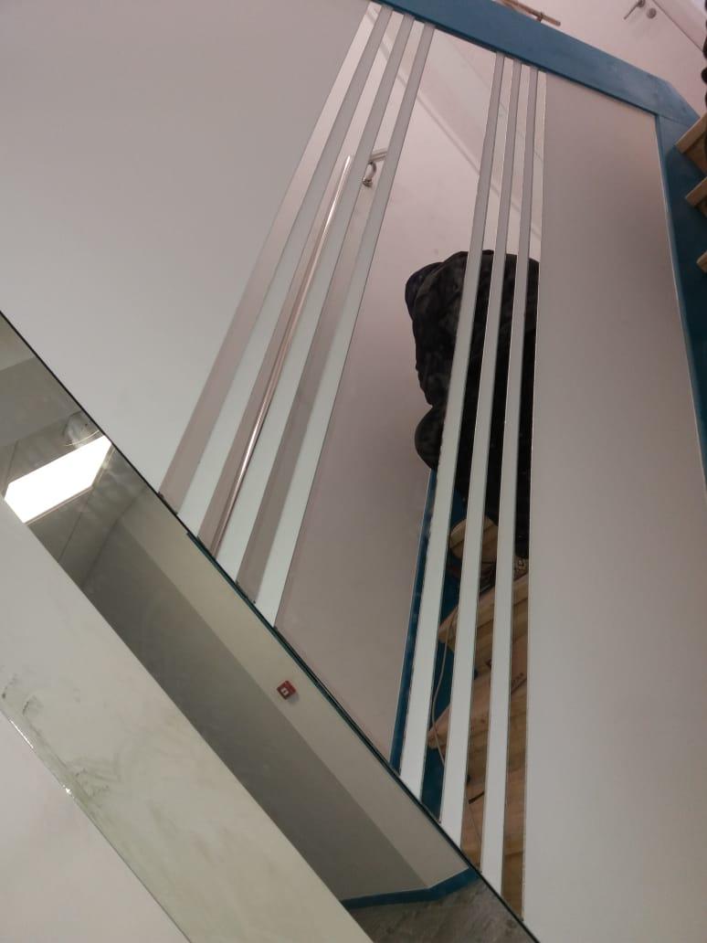 Зеркало в прихожую настенное