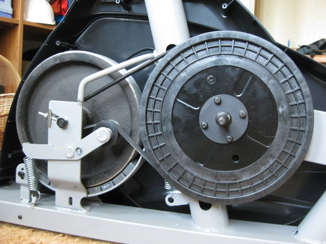 Спин байк проформ тдф. Svensson body labs comfortline esm. Приводной велотренажера. Велотренажер торнео натяжение ремня. Energetics ct80 magnetic.