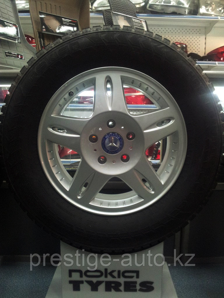 Комплект зимней резины NOKIAN Hakkapeliita 7 Suv с оригинальными дисками на Mercedes Benz G-Class