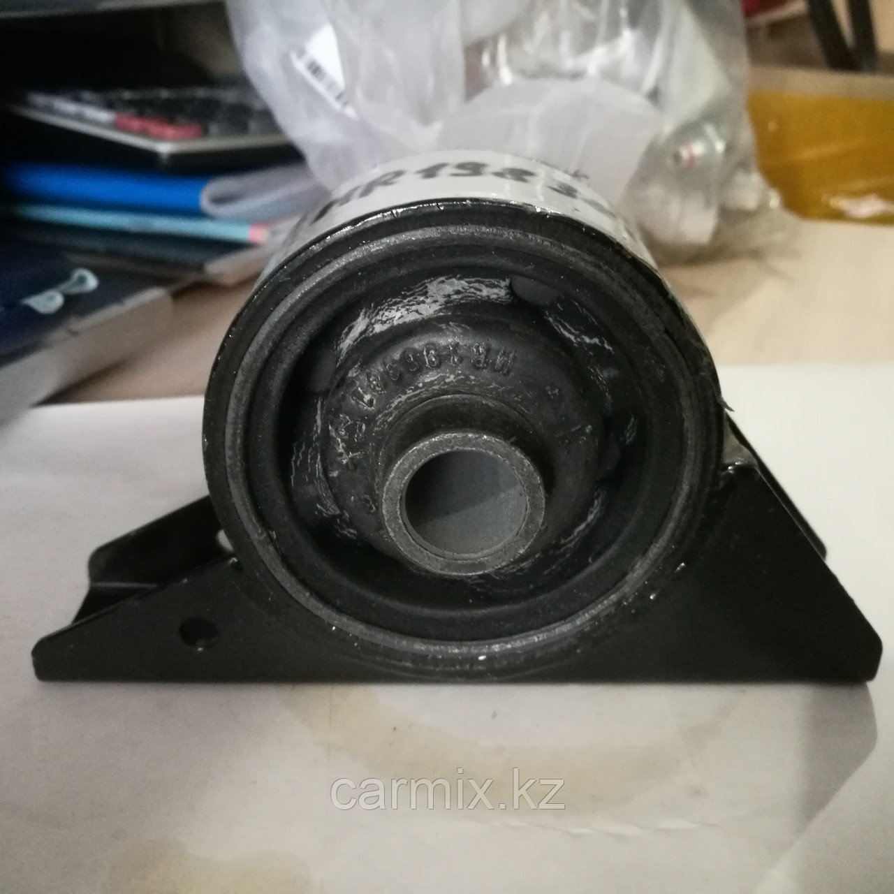 Подушка двигателя передняя нижняя MITSUBISHI GALANT "АКУЛА" EA2A M/T