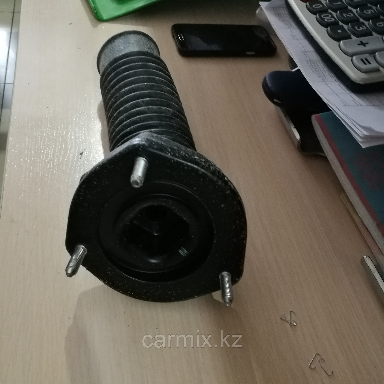 Опора заднего амортизатора с пыльником RX300-1997-2006