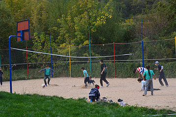 Волейбольное поле. Входит в стоимость номеров и беседок