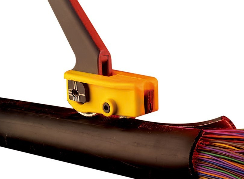 Инструмент для продольной и поперечной резки бронированных оболочек кабеля.