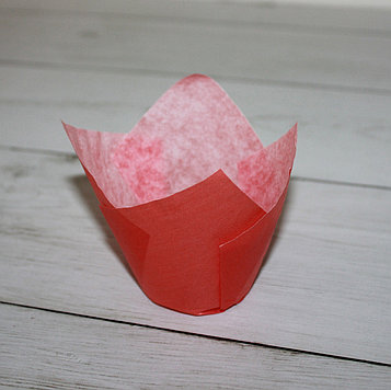 Бумажные тюльпаны для выпечки красные 