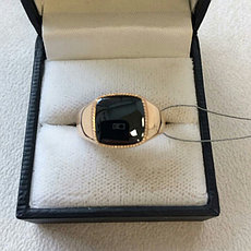 Мужское кольцо с ониксом 
размер: 19,5 (ул. Жолдасбекова 9а)