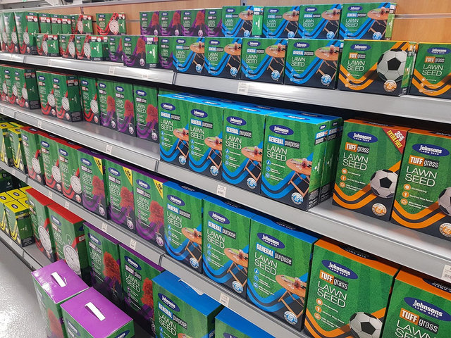 «Газон "JOHNSONS" в крупных магазинах» в портфолио компании «TRAVKA.KZ»