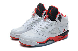 баскетбольные кроссовки Nike Air Jordan 5 Retro бело-красные Акула, фото 2