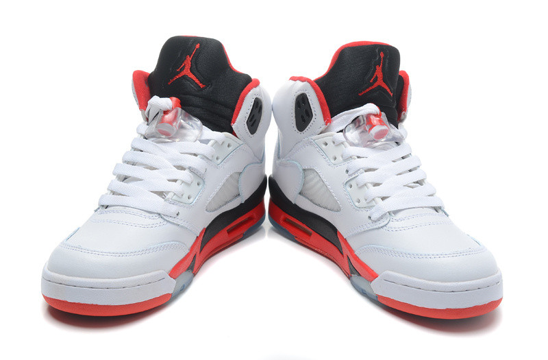 баскетбольные кроссовки Nike Air Jordan 5 Retro бело-красные Акула - фото 3 - id-p4201036