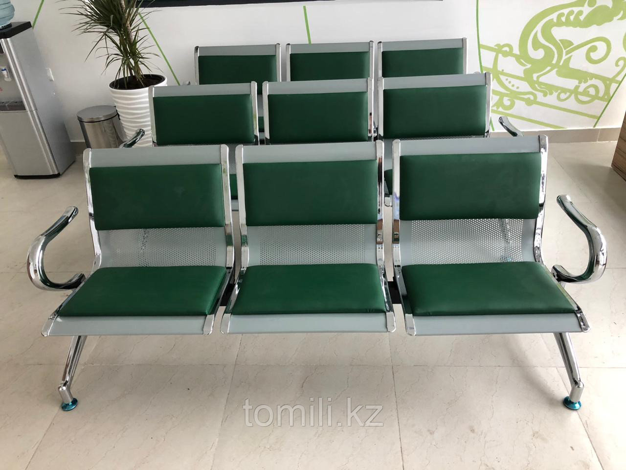 Скамейки для посетителей в зале ожидания - 95 фото