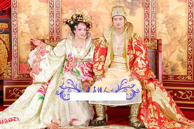 Жас және жетілген әйелдердің порнофильмдері