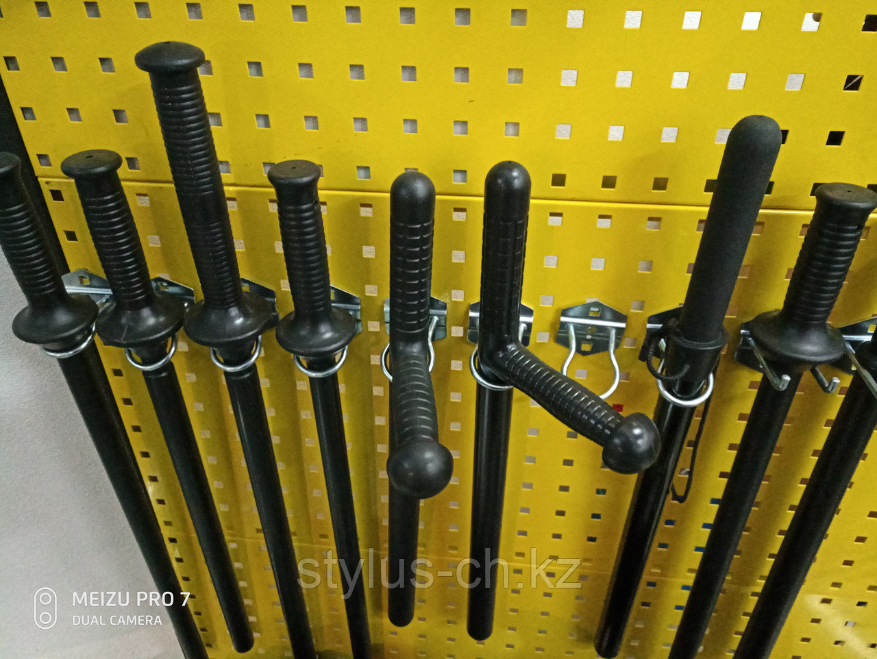 Резиновые палки и дубинки для правоохранительных органов