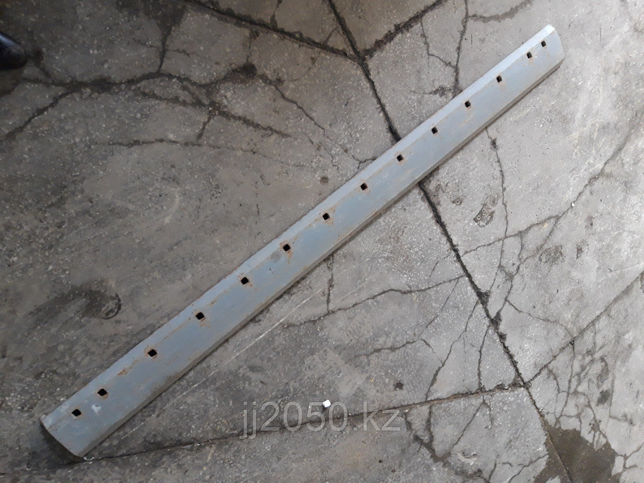 Нож среднего отвала  