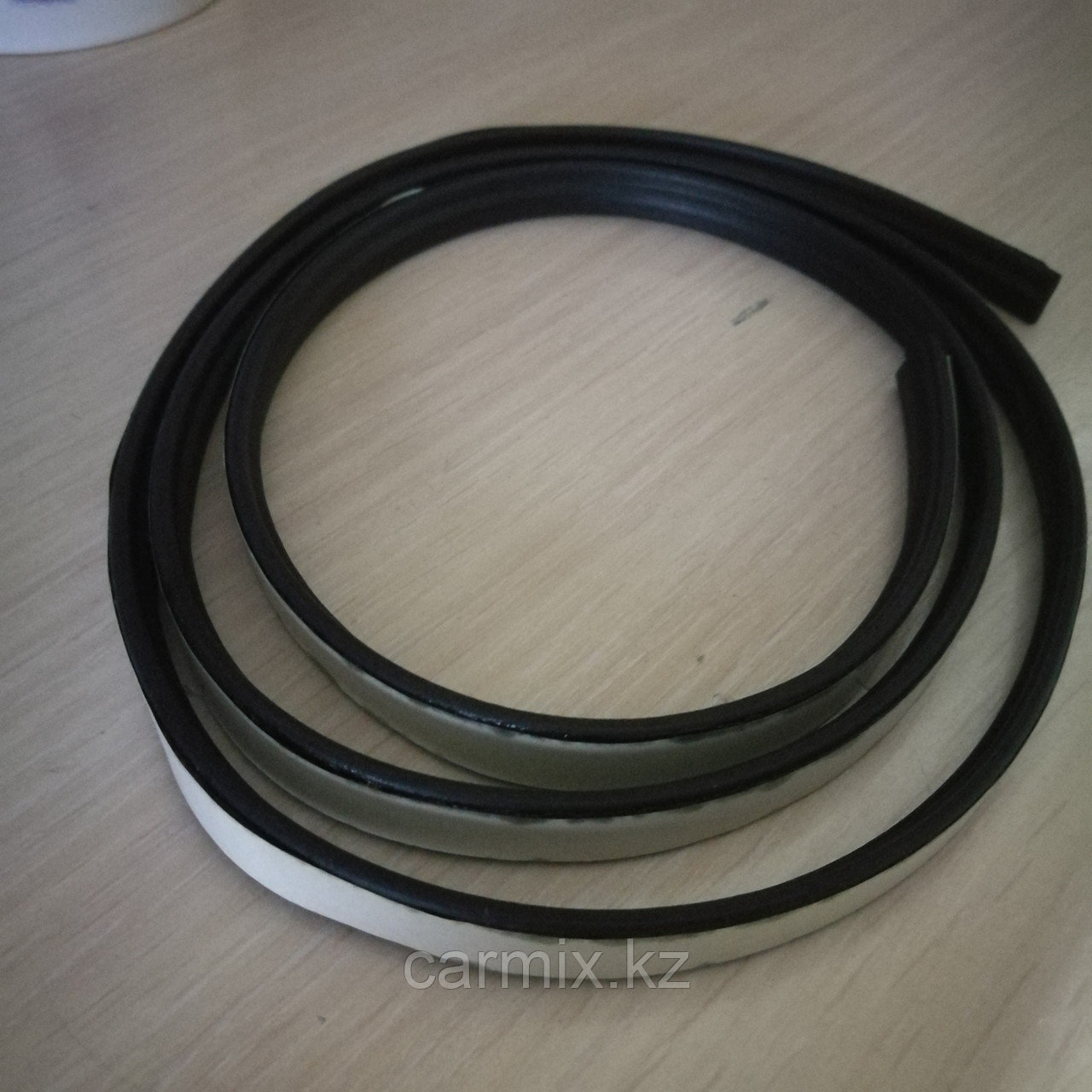 Уплотнитель стекла багажной двери MONTERO SPORT K96W, ORIGINAL