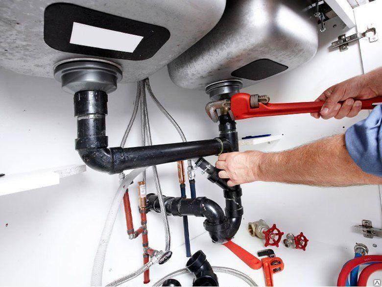 Сантехник в тольятти. Сантехническая раковина в бойлерной. Мастер сантехник. Сантехпрофи замена труб. Ремонт сантехники в тольятти.