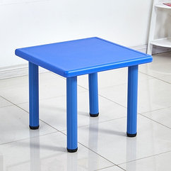 Столик пластиковый квадратный детский Рубик HD403 HUADONG