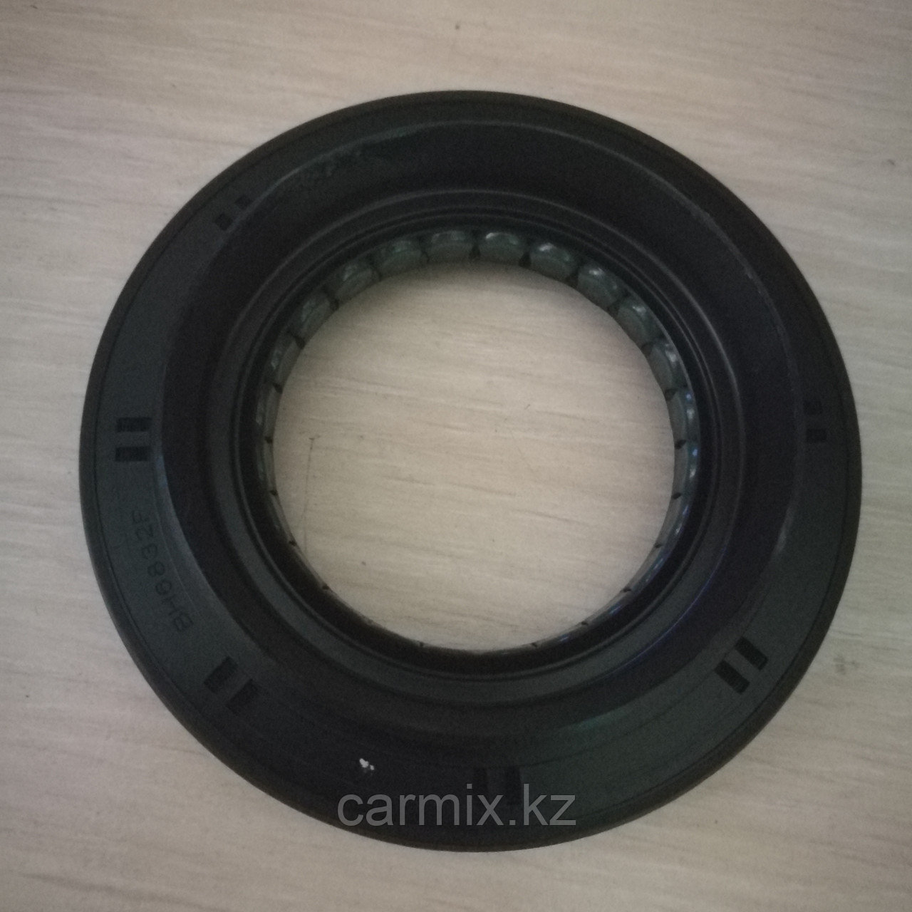 90311-41009, Сальник хвостовика заднего редуктора LAND CRUISER 100 UZJ100, BH6832-F0 NOK
